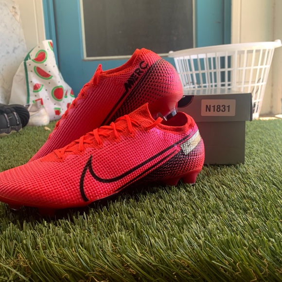 Nike Mercurial Vapor 13 Elite FG - Picture 2 of 5